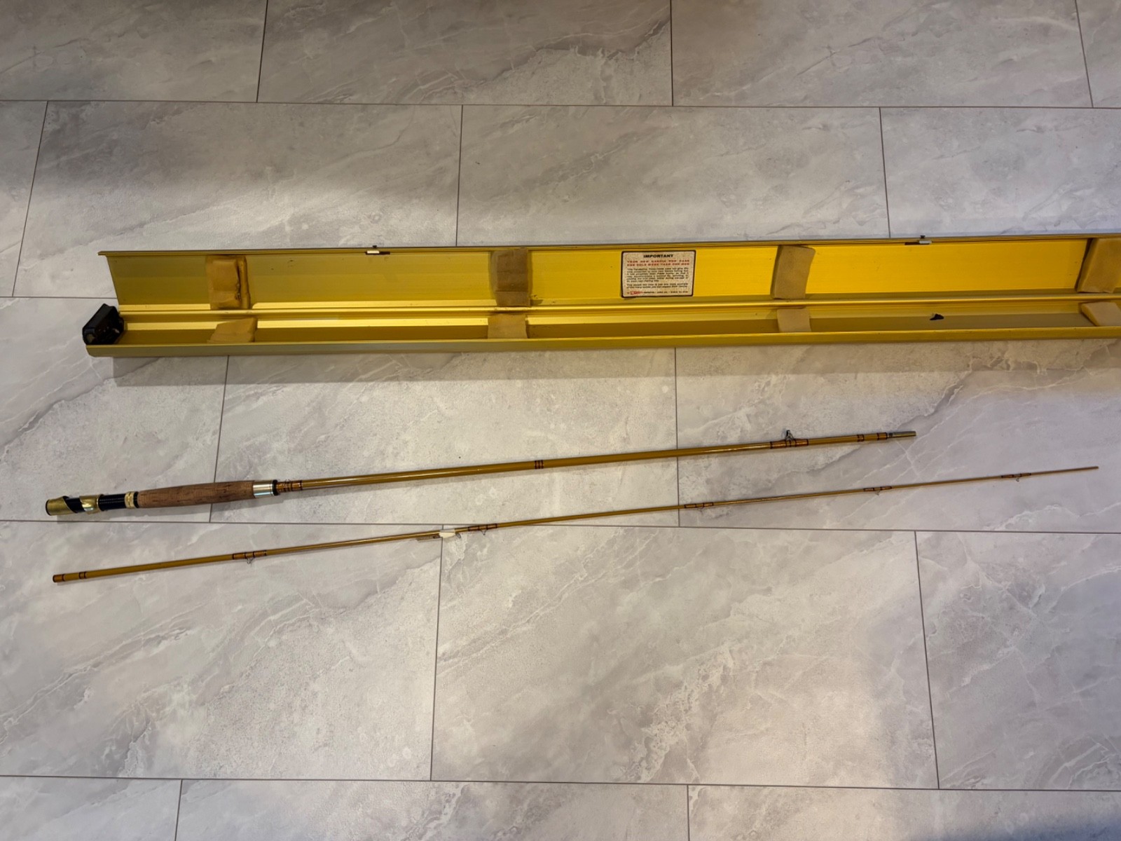 Garcia Conolon 8′ Fiberglass Fly Rod 2404 C & Case – Broken Tip for Parts/Repair
