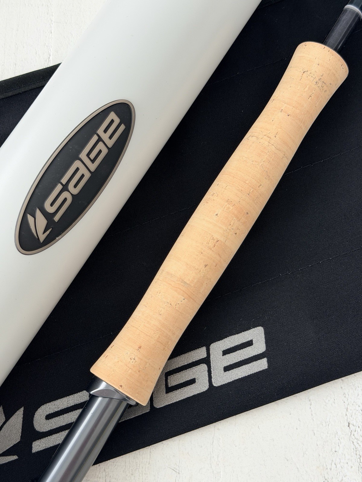 **BEAUTIFUL** 🔥 SAGE R8 SALT 9wt. 9’ft~4Pc FlyRod!! 🔥~LEGENDARY~🔥