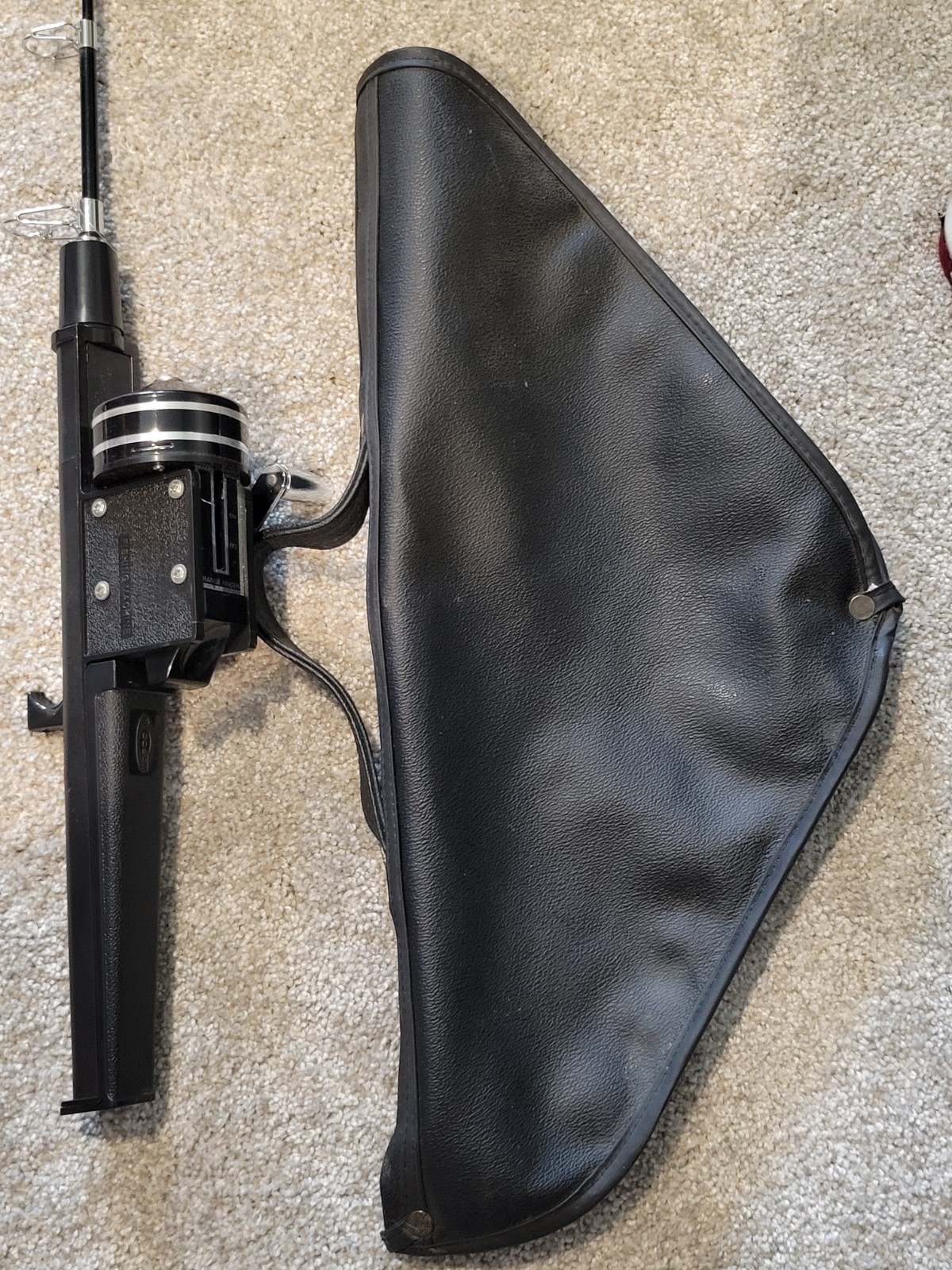 ST. CROIX 1970’s Extendable Fishing Rod W/ Carrying Bag (missing Range Finder)