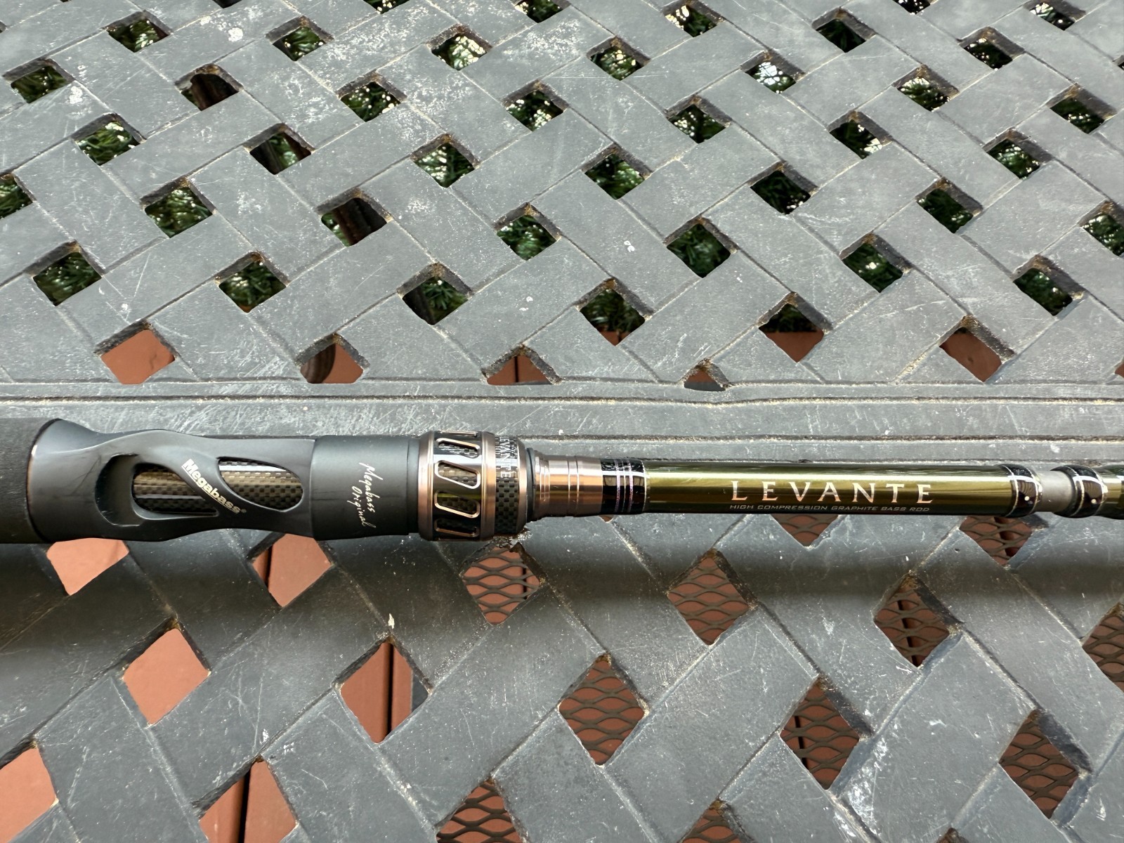 Megabass Levante F5-611LV 4P, 6’11”, Med Heavy, Mod-Fast, 10-20lb, 3/8-1.5oz, C