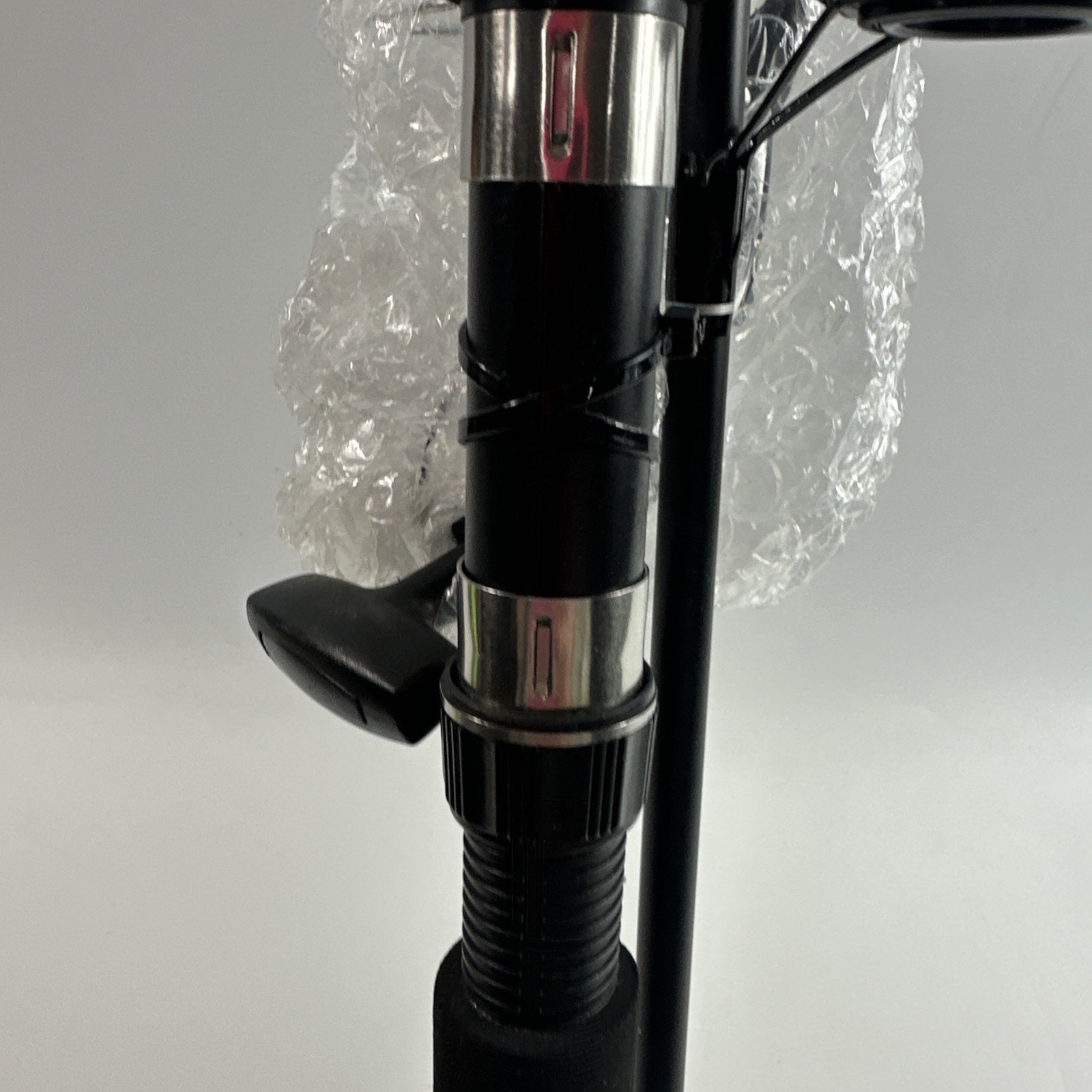 Sea Striker Fishing Pole and Reel SS8B LINE WEIGHT 10-25 JE21 ST5080 NEW