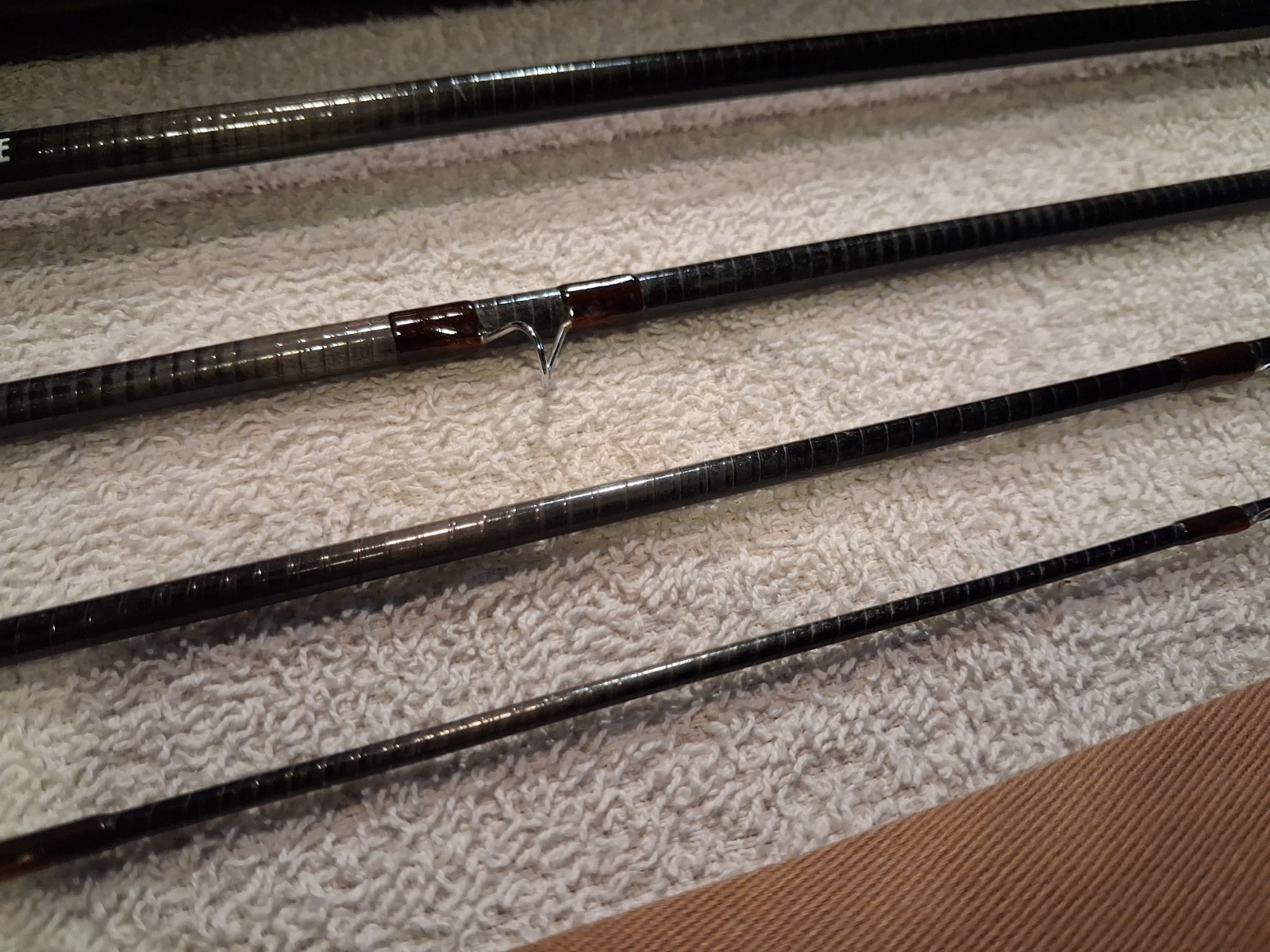 Orvis Fly Rod “All Rounder” Graphite 8′ 4pc 3-1/8 oz. 7 Line,Original Sock,Tube