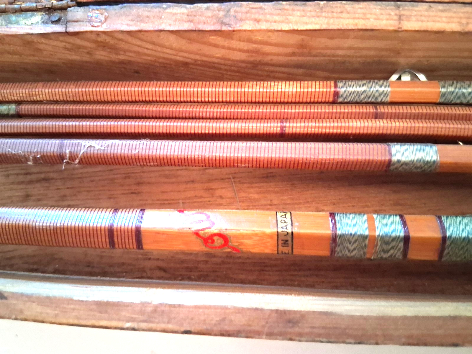 5pc Vintage Crown Japanese 8′ Bamboo Fly Fishing Rod w/ Crown Brand Box & Flies