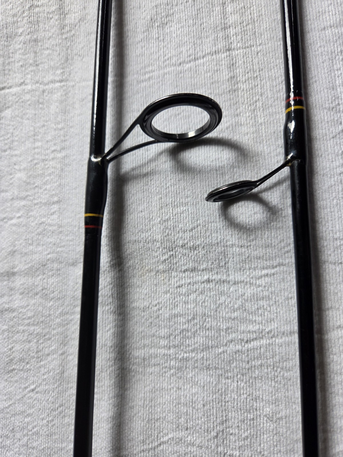 SHAKESPEARE 6′ UGLY STIK 2 PC SPINNING ROD – USED/DECENT
