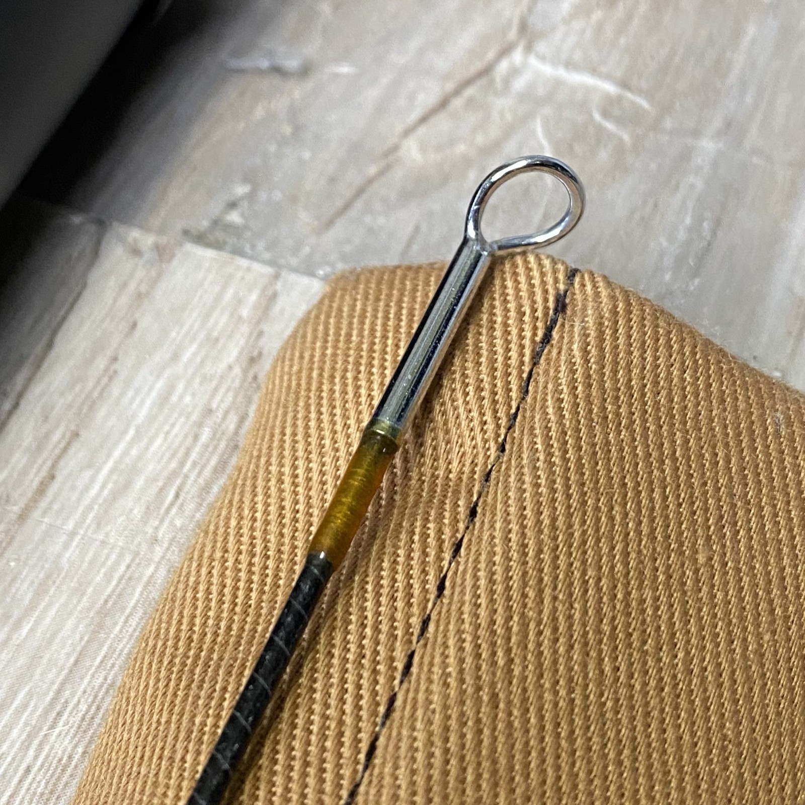 ORVIS Graphite “FAR AND FINE” 5wt 7’9″ Fly rod w/Sock Tube