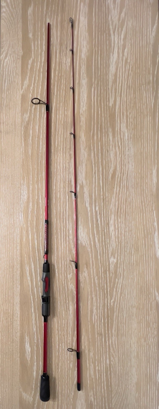 Ugly Stik Carbon 7′ Medium Fast 2pc Spinning Rod Carbon 9 Guides Red USCBSP702M
