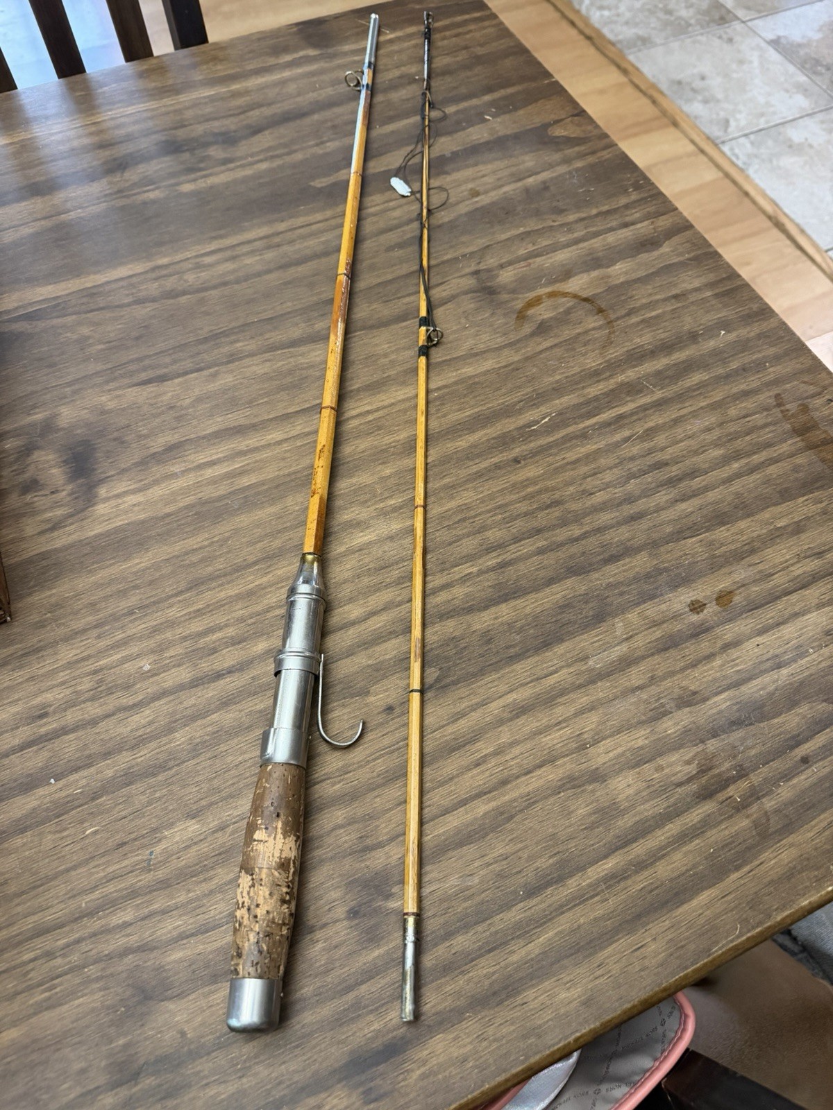10’0″ Three piece with two tips. A rare example made by Montague