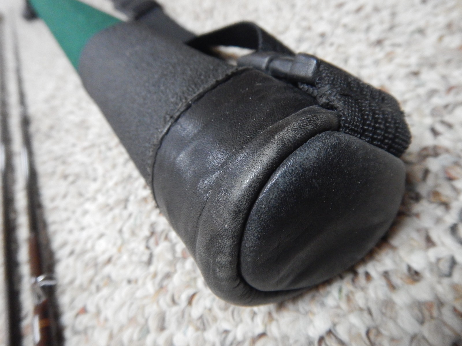 SAGE Graphite 590GFL 9’ 2pc 5wt Fly Rod W/DB Dunn Case The rod is Near Mint !!!