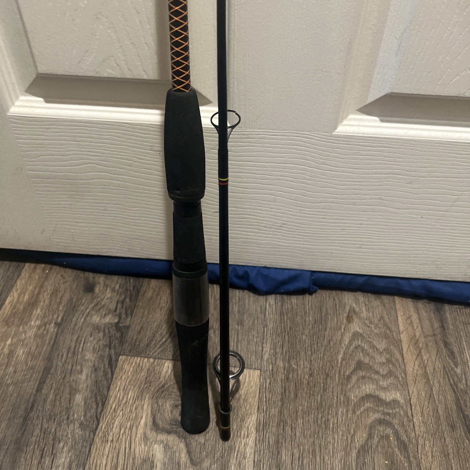 Shakespeare 5’10” Ugly Stik Spinning Rod SPL1102 2 Pc Med Action 6-15lb-