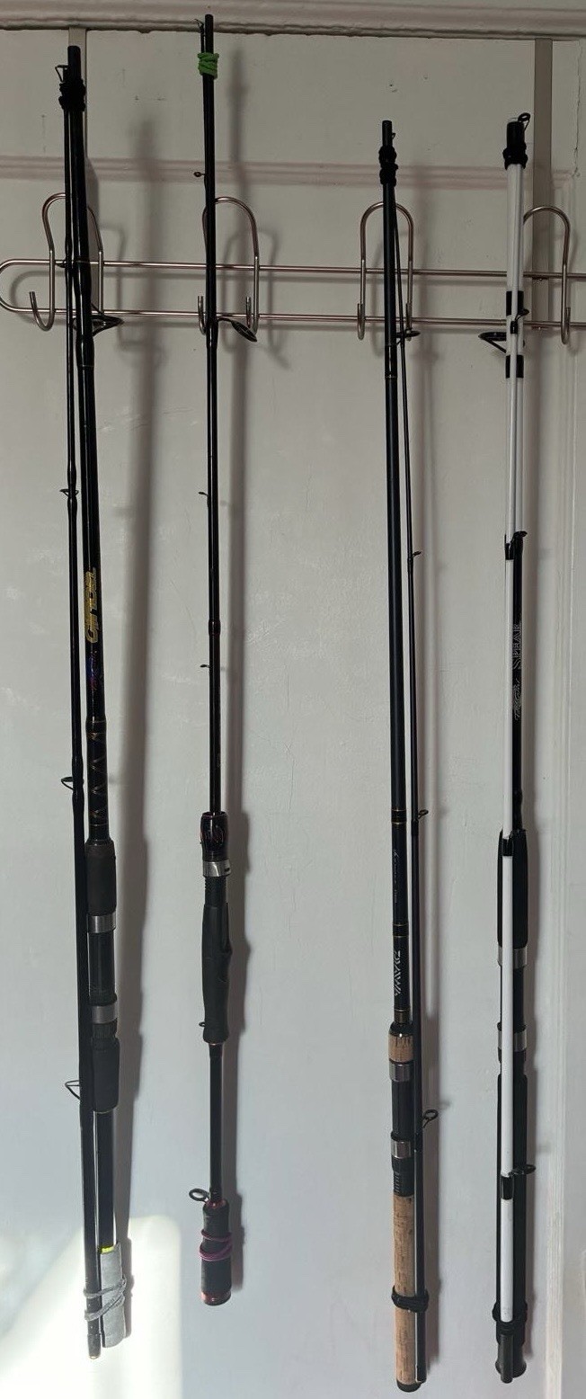 4 Spinning Rods Lot 7ft Ugly Stik GX2 Daiwa w/ Hard Tube Case