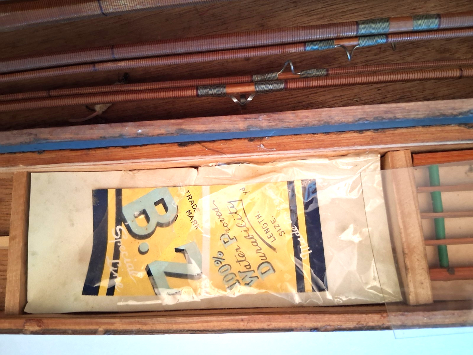 5pc Vintage Crown Japanese 8′ Bamboo Fly Fishing Rod w/ Crown Brand Box & Flies