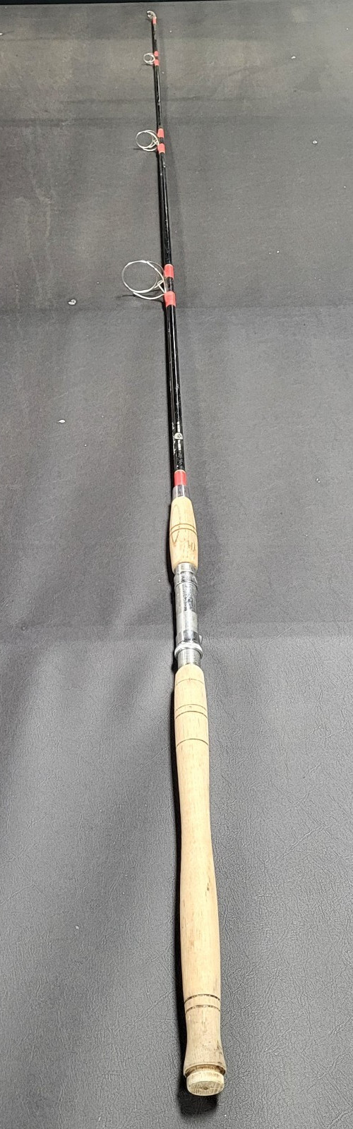 St. Croix Spinning Rod, 13BS-70MHD 7′ MH/Fast, 1 Piece, Split Wood Grip, 15-40Lb