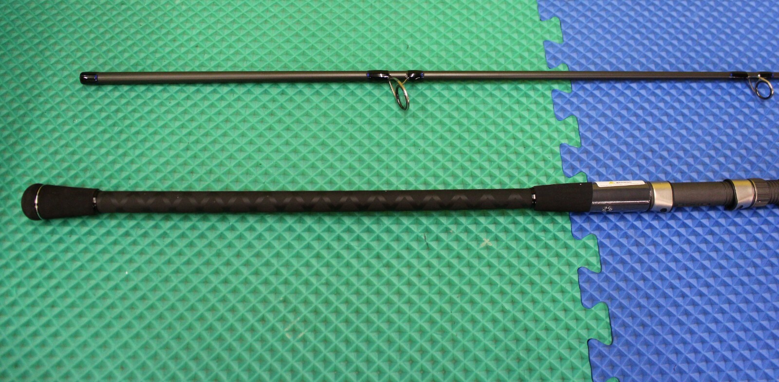 Okuma Rockaway Surf Spinning Rod 2-Piece 10′ 0″ Medium Heavy RA-S-1002MH