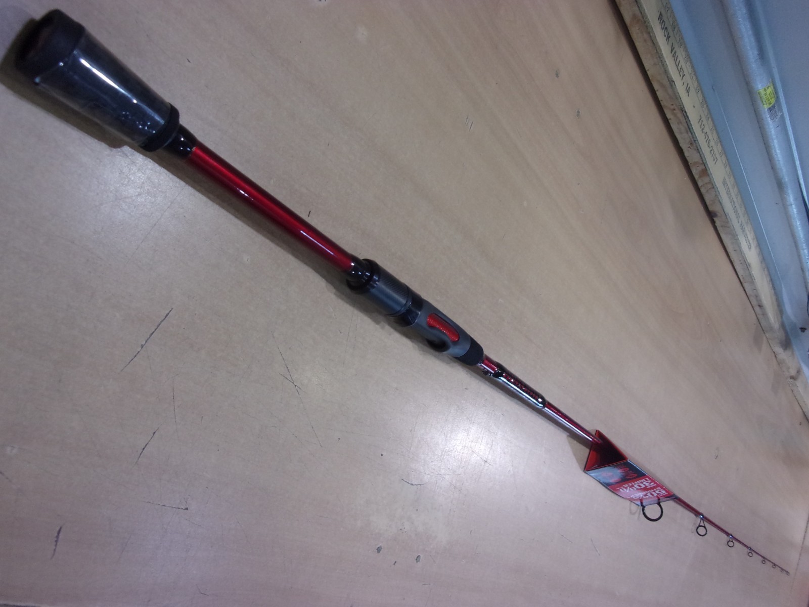 SHAKESPEARE UGLY STIK CARBON 6 foot 8 inch Medium spinning rod