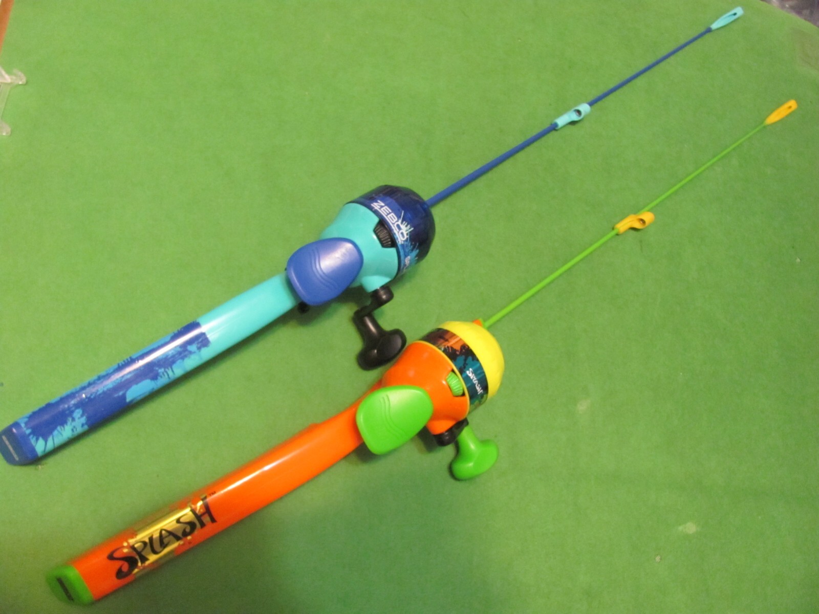 2) Zebco Splash Kids Spincast Fishing Rods & Reels Combo.