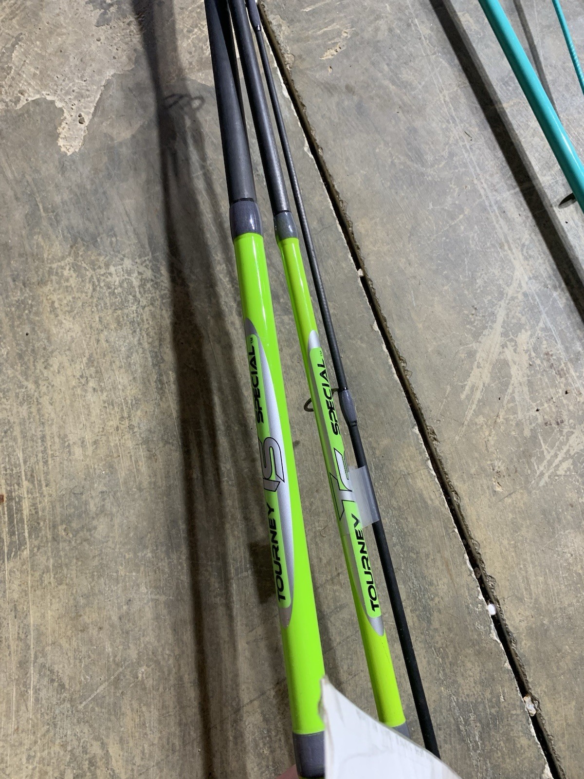 LOT OF 11 BASS PRO SHOP, Lews, Zebco FISHING RODS (BROKEN)