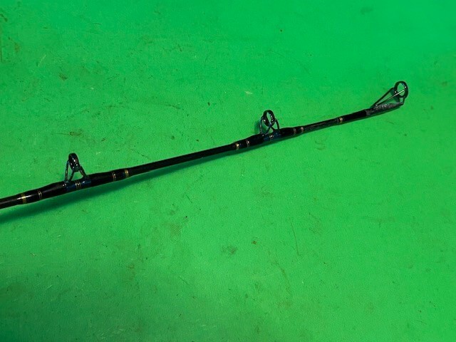 CUSTOM G LOOMIS 905 7 FOOT 2 INCH 15 TO 30 POUND CLASS CONVENTIONAL FISHING ROD