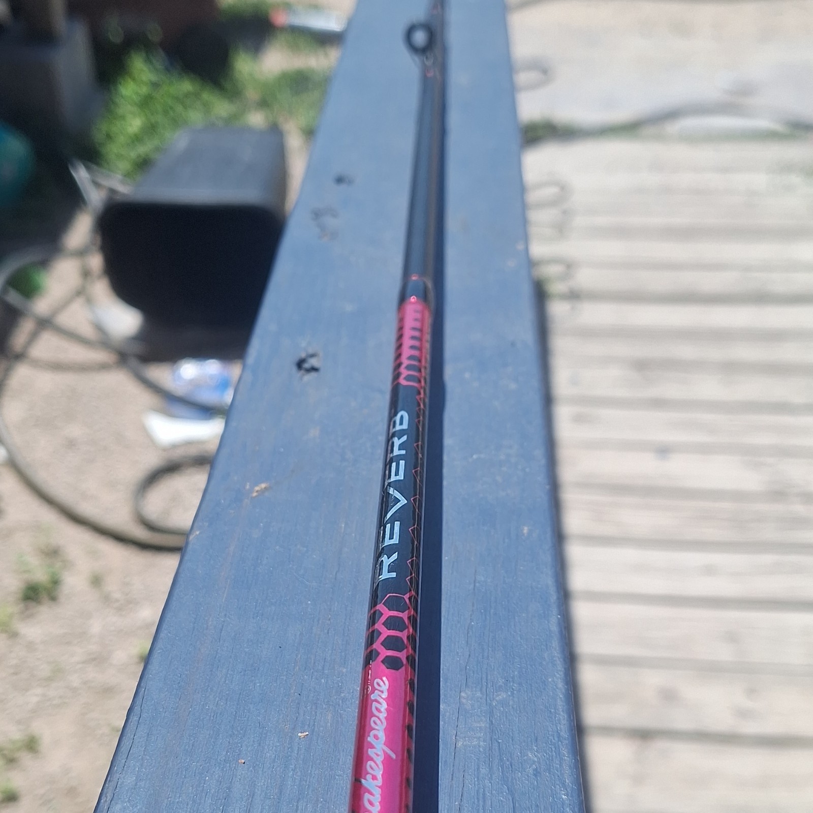 Shakespeare Reverb RPSC 56 2M Spinning Rod 5’6″ Medium 6-12lb Pink/Black