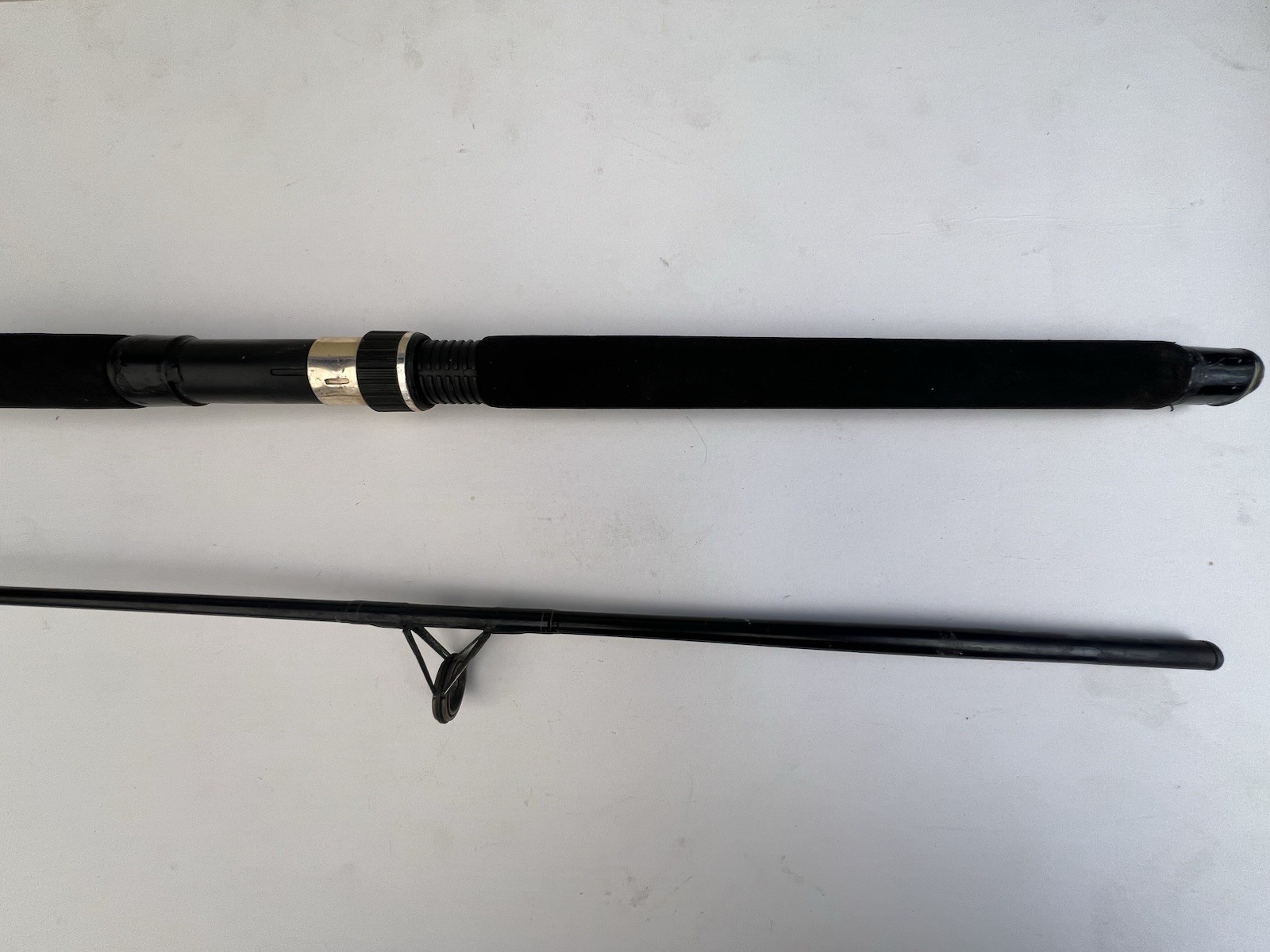 South Bend Black Beauty 2 Piece 10-20lb Spinning Rod Fishing pole 3556 Vintage 7