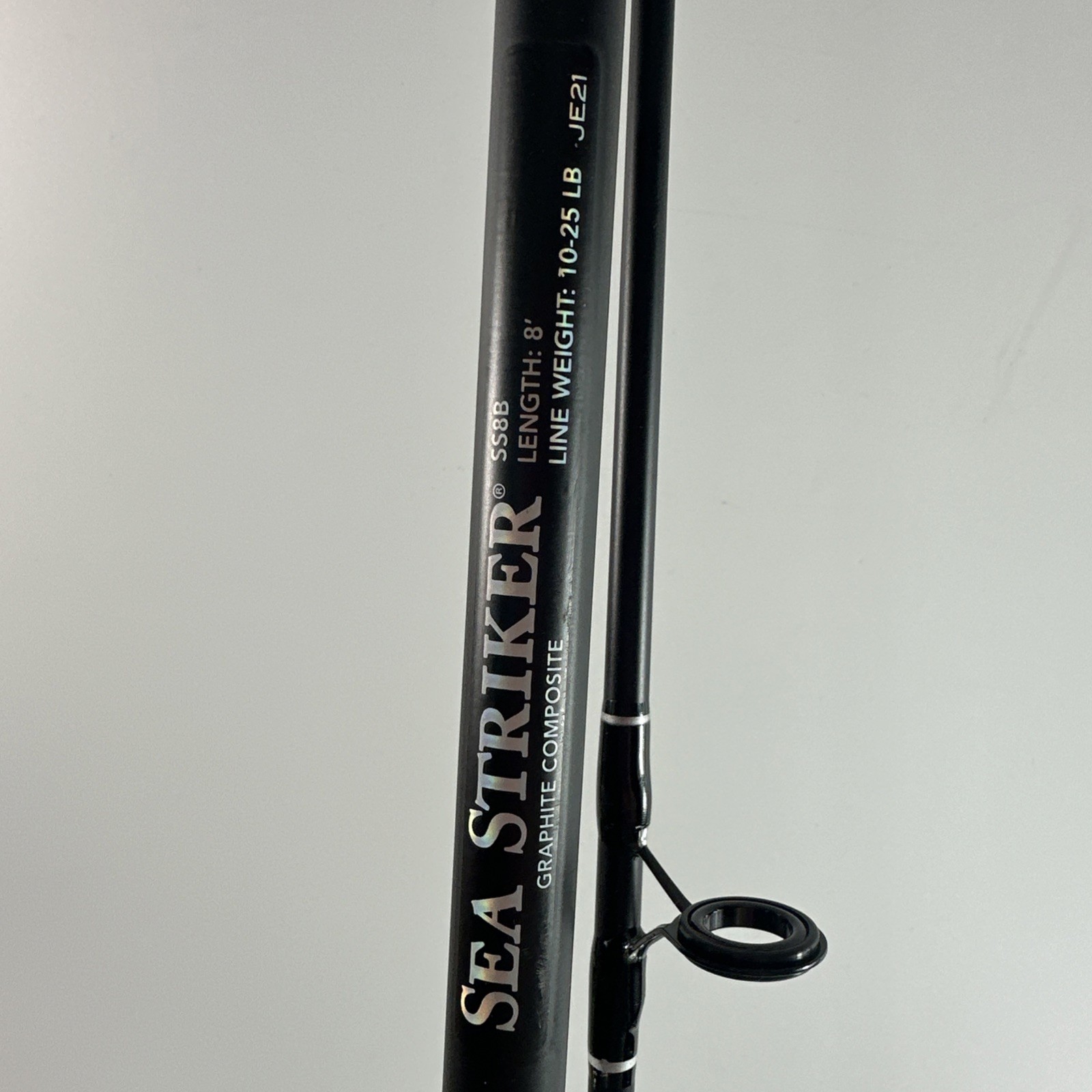 Sea Striker Fishing Pole and Reel SS8B LINE WEIGHT 10-25 JE21 ST5080 NEW