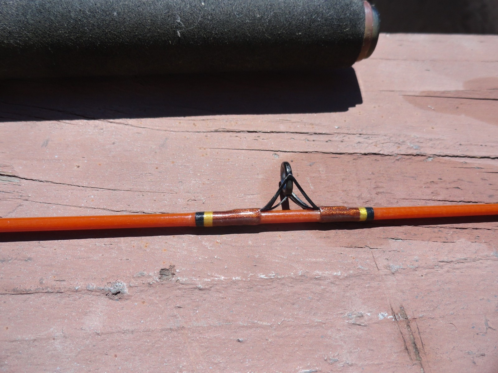 Daiwa VIP Gold 7012 Spinning Rod E-Glass 6′ 6″ Medium Action 2-Pc Spin Cast Rod