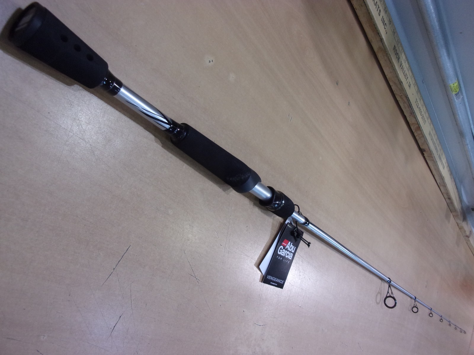 ABU GARCIA VENGEANCE SPINNING ROD 6 foot 6 inch Medium power