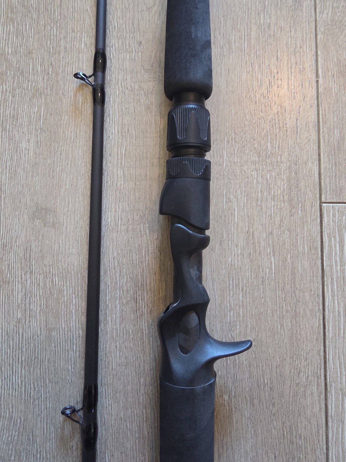 Berkley Lightning Rod BTLR862MH 8’6″ MH Casting Rod 10-20lb 1/2-1-1/2oz