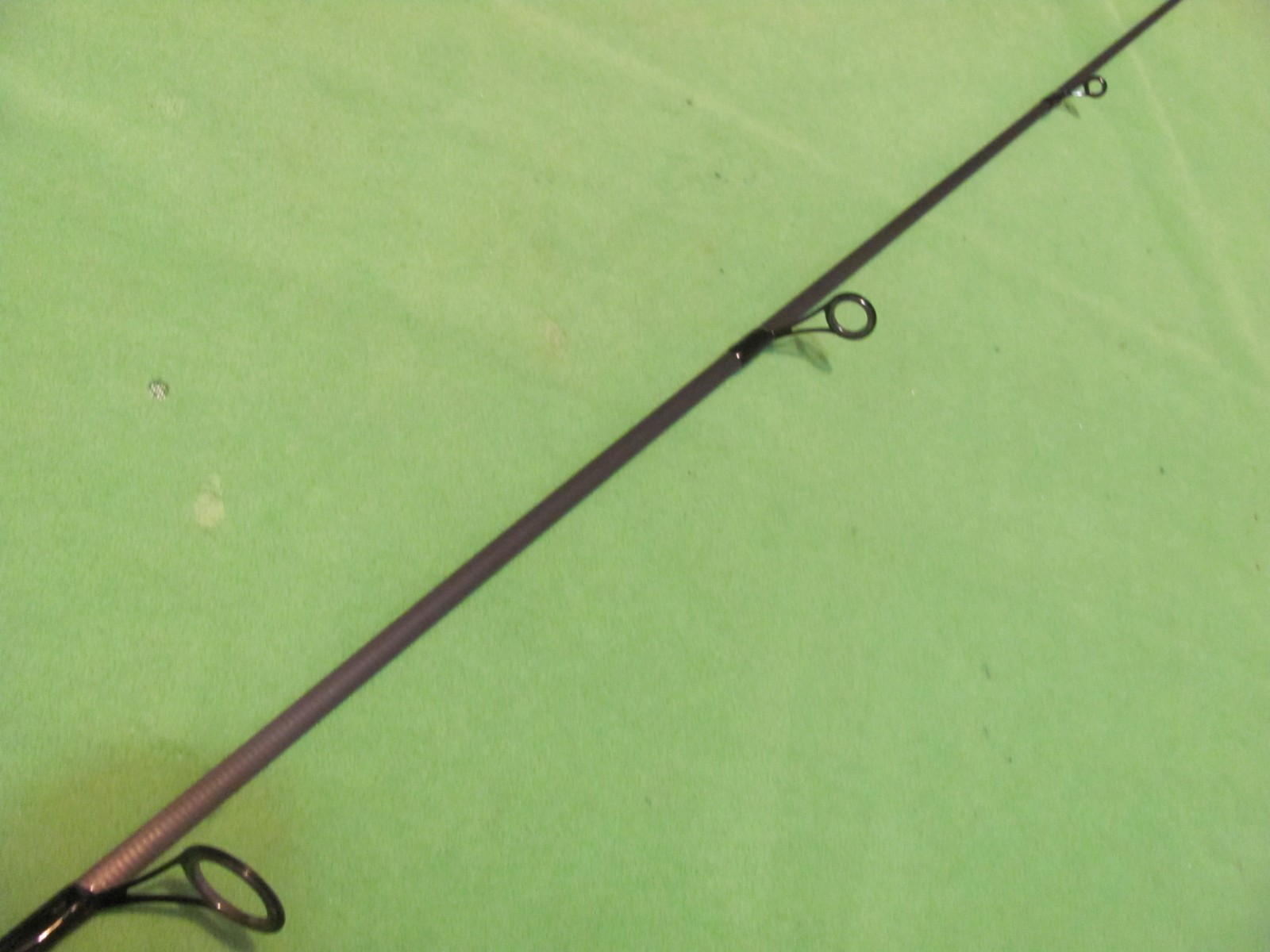 Lew’s Pro 1 – LP169MLS – IM8 – 6′ 9″ Medium Light 1-Piece Spinning Rod