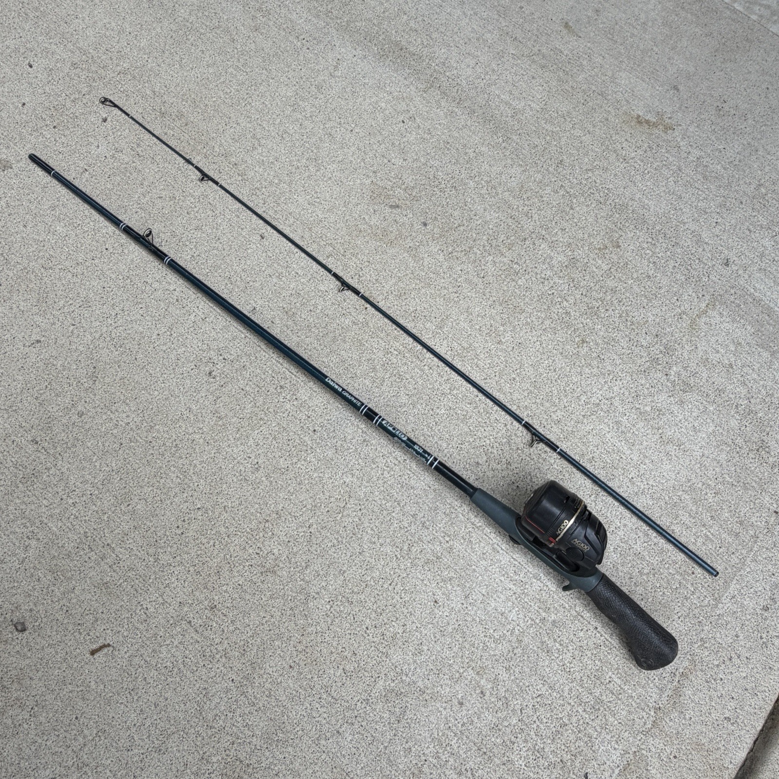 Vintage Daiwa APOLLO 1831 Graphite Rod Ultra Light 6 ft 2 Pc Rod Fishing Blue