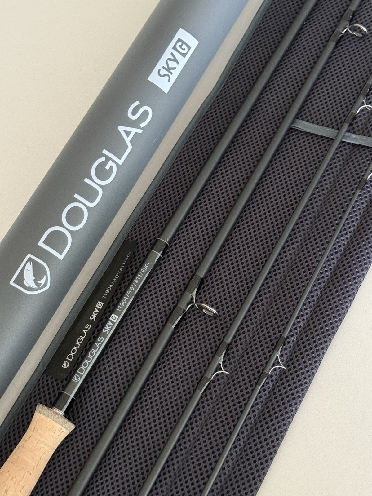 **BEAUTIFUL** 🔥DOUGLAS SKY G 11wt. 9’ft~4pc Fly Rod!! 🔥~MINT~