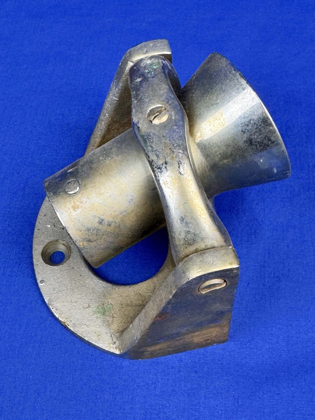Vintage Lee’s Fishing Gimbal, Rod Holder, 4 1/4 x 3″ Mount Footprint 1 3/16″ Dia