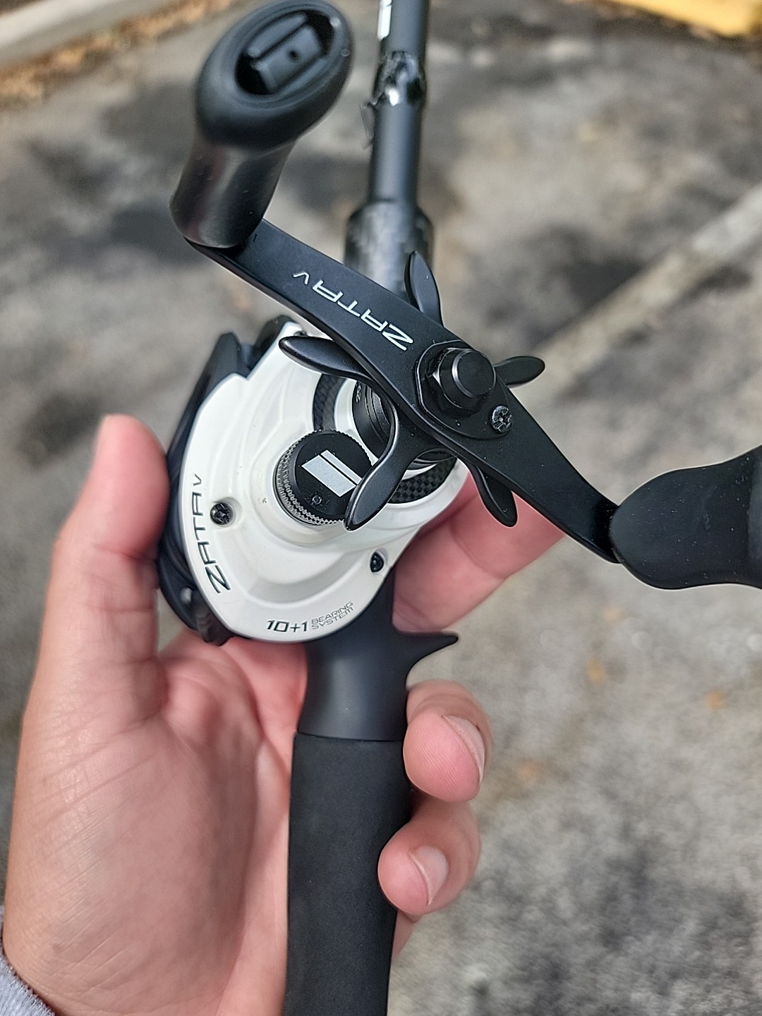 ABU GARCIA VERITAS CASTING ROD 7 foot 3 inch medium heavy. Combo