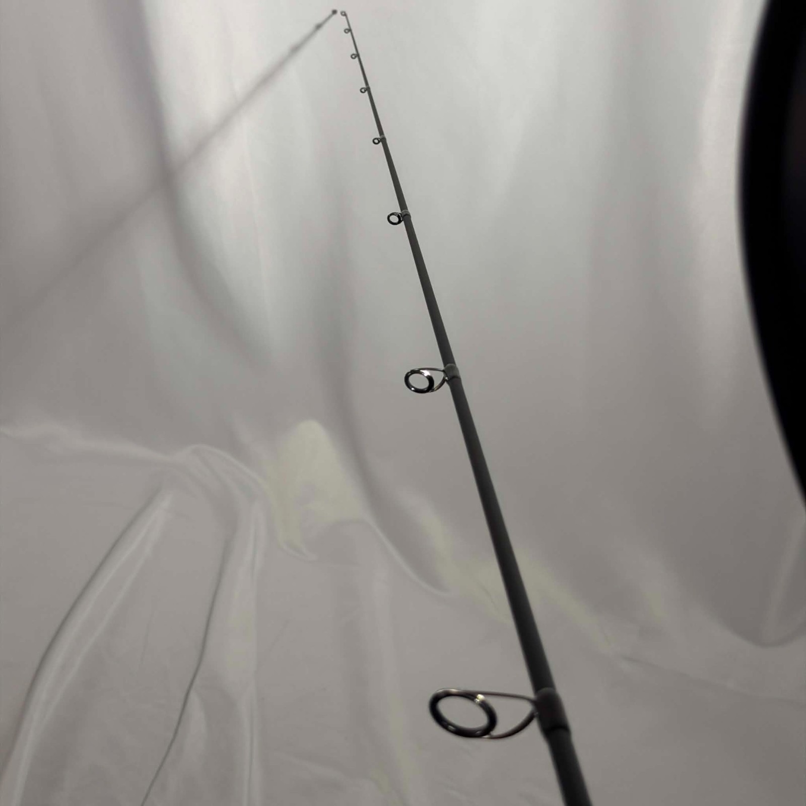 6’6 Gamakatsu Spinning Fishing Rod Luxxe Avenge 2 Piece Med-Light (S66ML-RF)