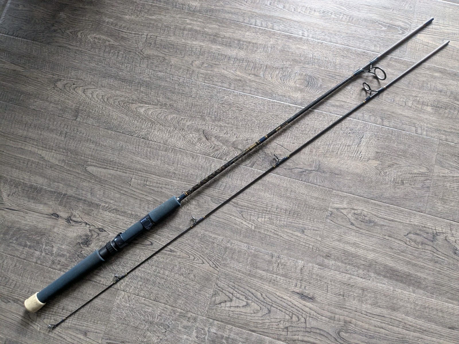 Daiwa STRIKE GOLD Graphite SKG-12 6’6 2PC Medium Light Action Spinning Rod