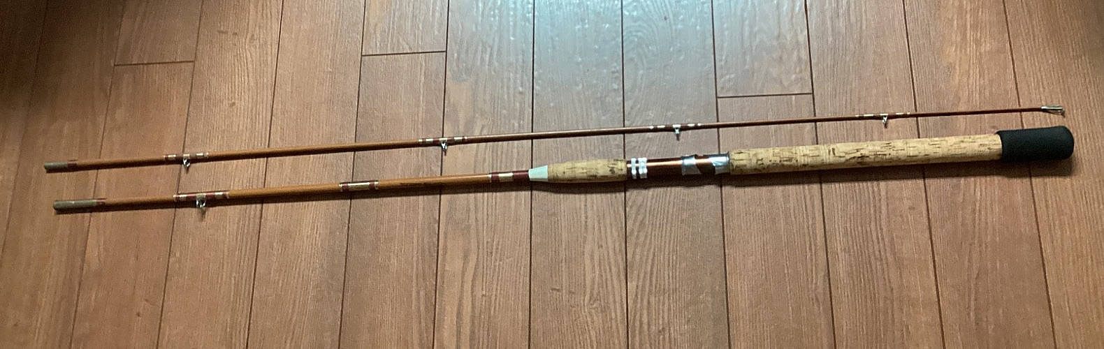 Vintage TRUE. TEMPER Fiberglass MODEL 2804 Spinning Rod 2 pcs. & 8 1/2 foot