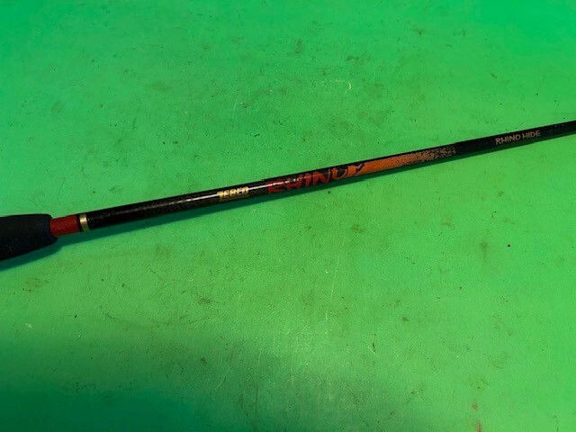 ZEBCO RHINO 5 FOOT 6 INCH 8 TO 17 POUND RATED BAITCASTING FISHING ROD