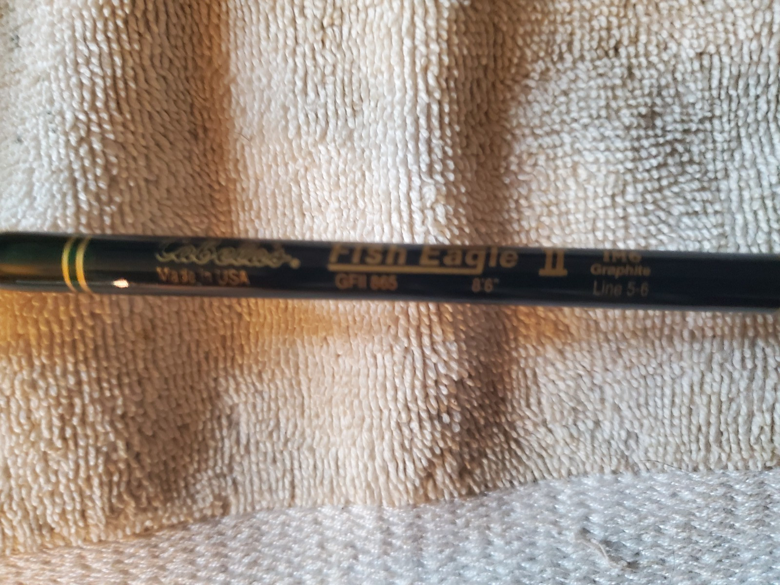 Cabela’s Fish Eagle II IM6 GFII 865 Graphite 8’6″ 2 Piece w Hard Tube/Case