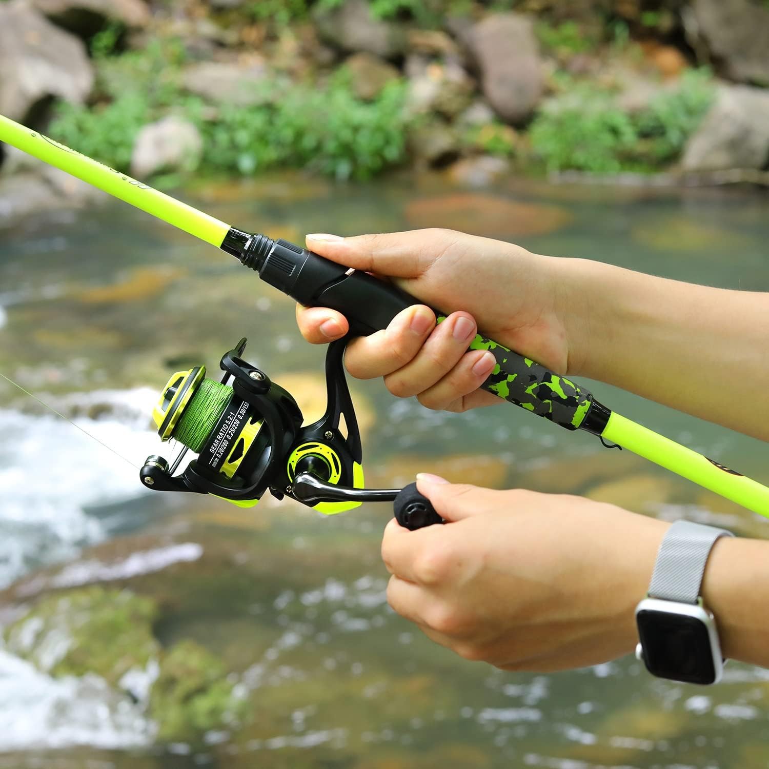 Spinning Combo – 5.2:1 Gear Ratio 15.6LB Drag IM7 Graphite 2-Piece Rod Stainless