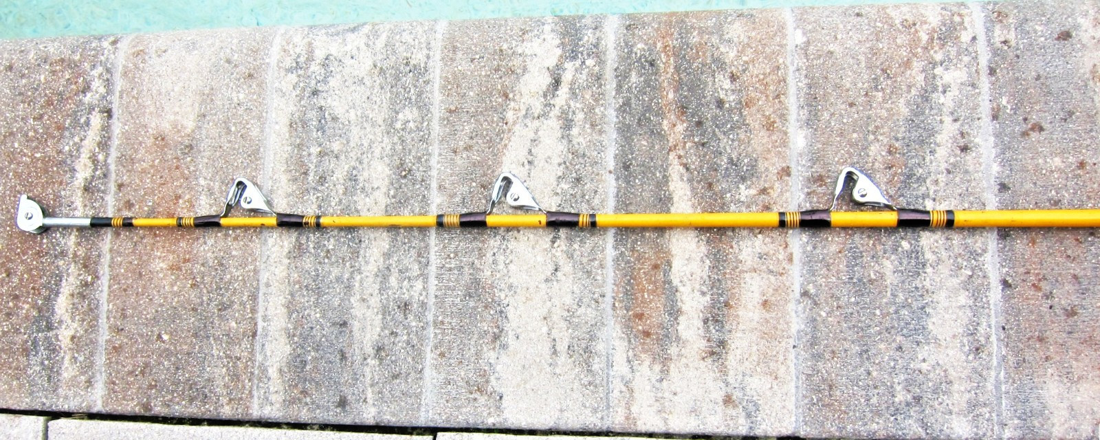 Eagle Claw Starfire SF404 2-Pc Trolling Rod: AFTCO Rollers: 8’6″; 10-25lb – USED