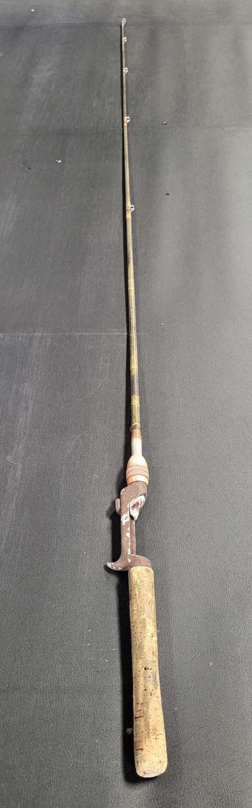 St. Croix Fiberglass Bait Casting Rod – 5’9″ – Medium Heavy, 1 Piece, 7 Guides