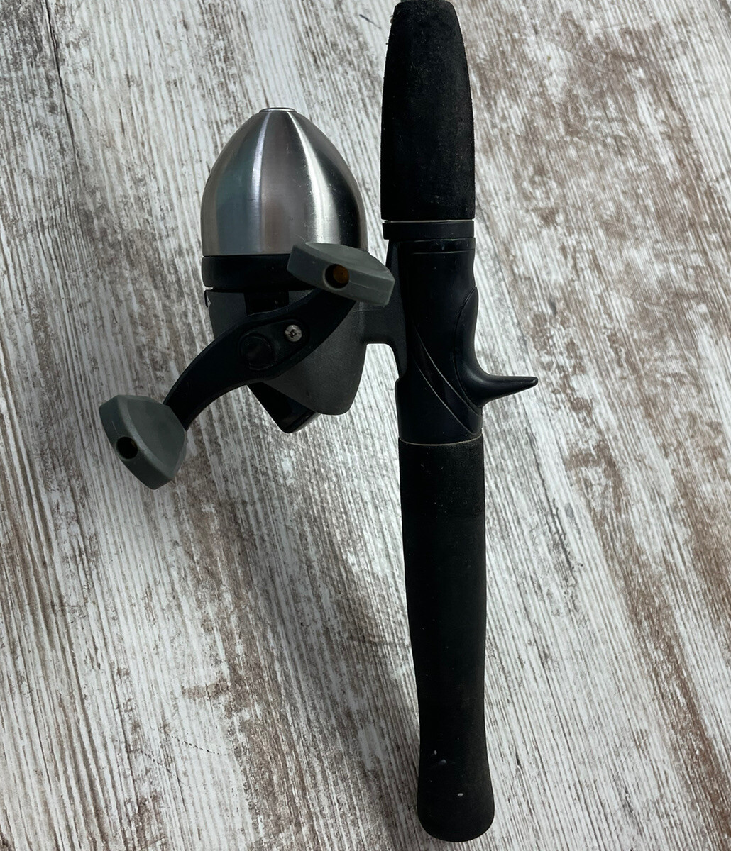 Johnson JTFC562M Mediunm 2-Pc Spincast 6-12 lb Line