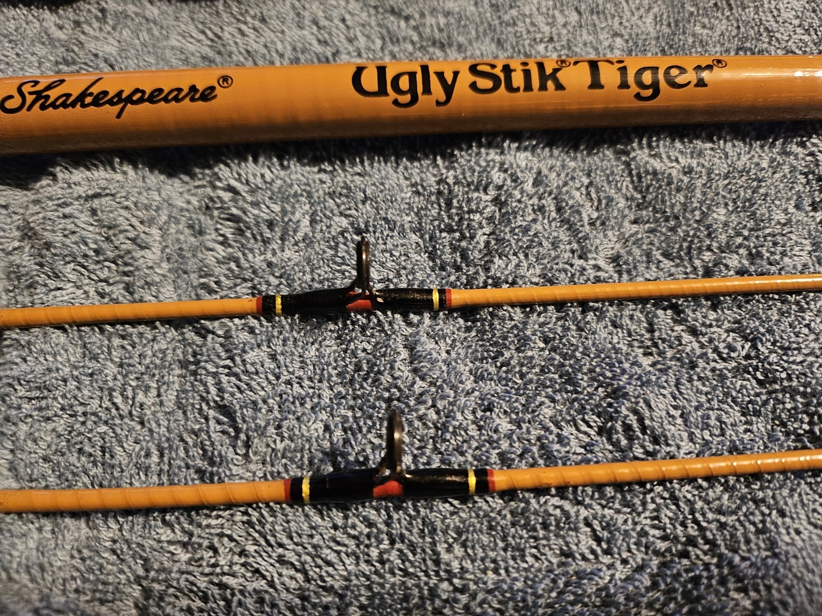 Shakespeare UglyStik Tiger BWD 2200 8′ Med Lite 12-30lb Casting Rods Set of 2