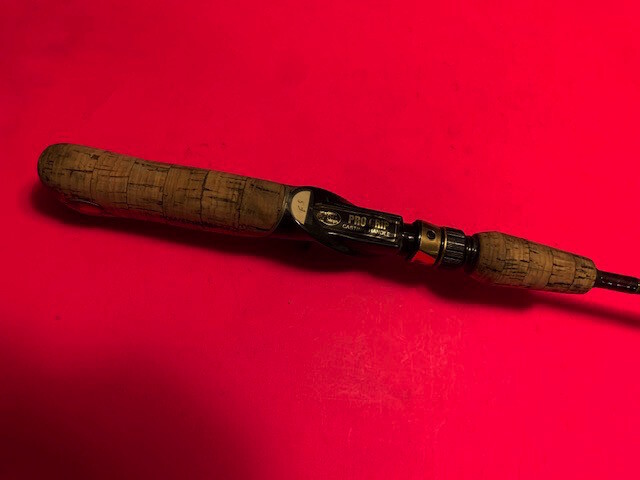 BASS PRO SHOPS PRO QUALIFIER 5 FOOT 6 INCH 8 TO 17 POUND BAITCASTING FISHING ROD