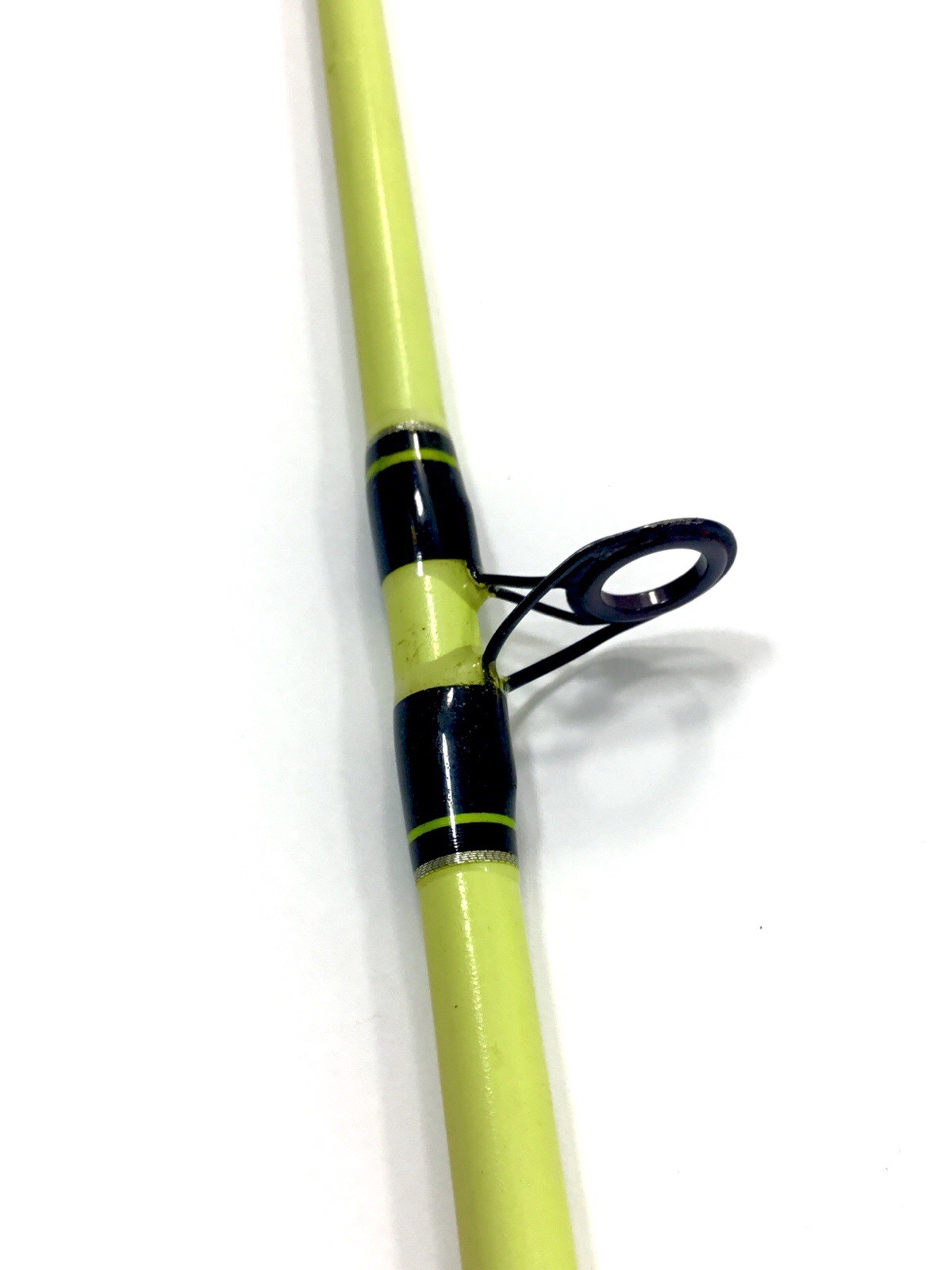 Bass Pro Shops CB100080MH Cat Buster 10′ 2 Pc. Surf Spinning Fishing Rod CLEAN
