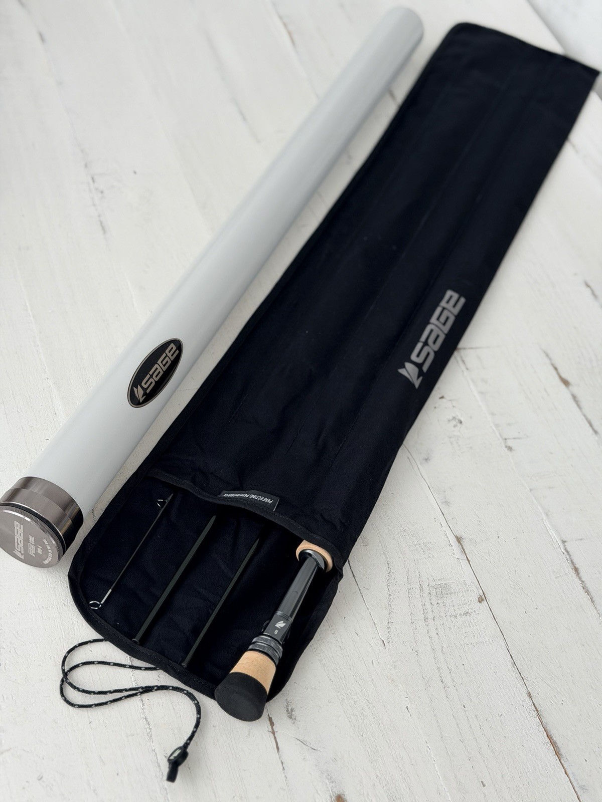 **BEAUTIFUL** 🔥 SAGE R8 Core 8wt. 9’ft~4Pc FlyRod!! 🔥~LEGENDARY~🔥