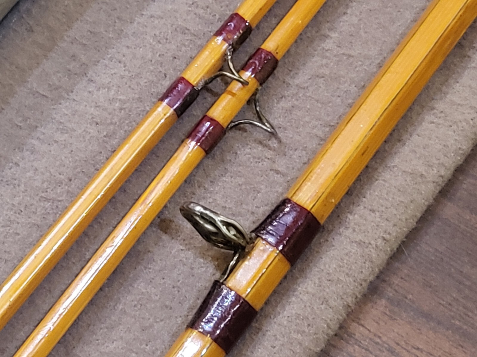 ULTRA RARE PAUL H. YOUNG Detroit Mich 8′ BAMBOO FLY ROD 2 PIECE W/2 TIPS Fishing