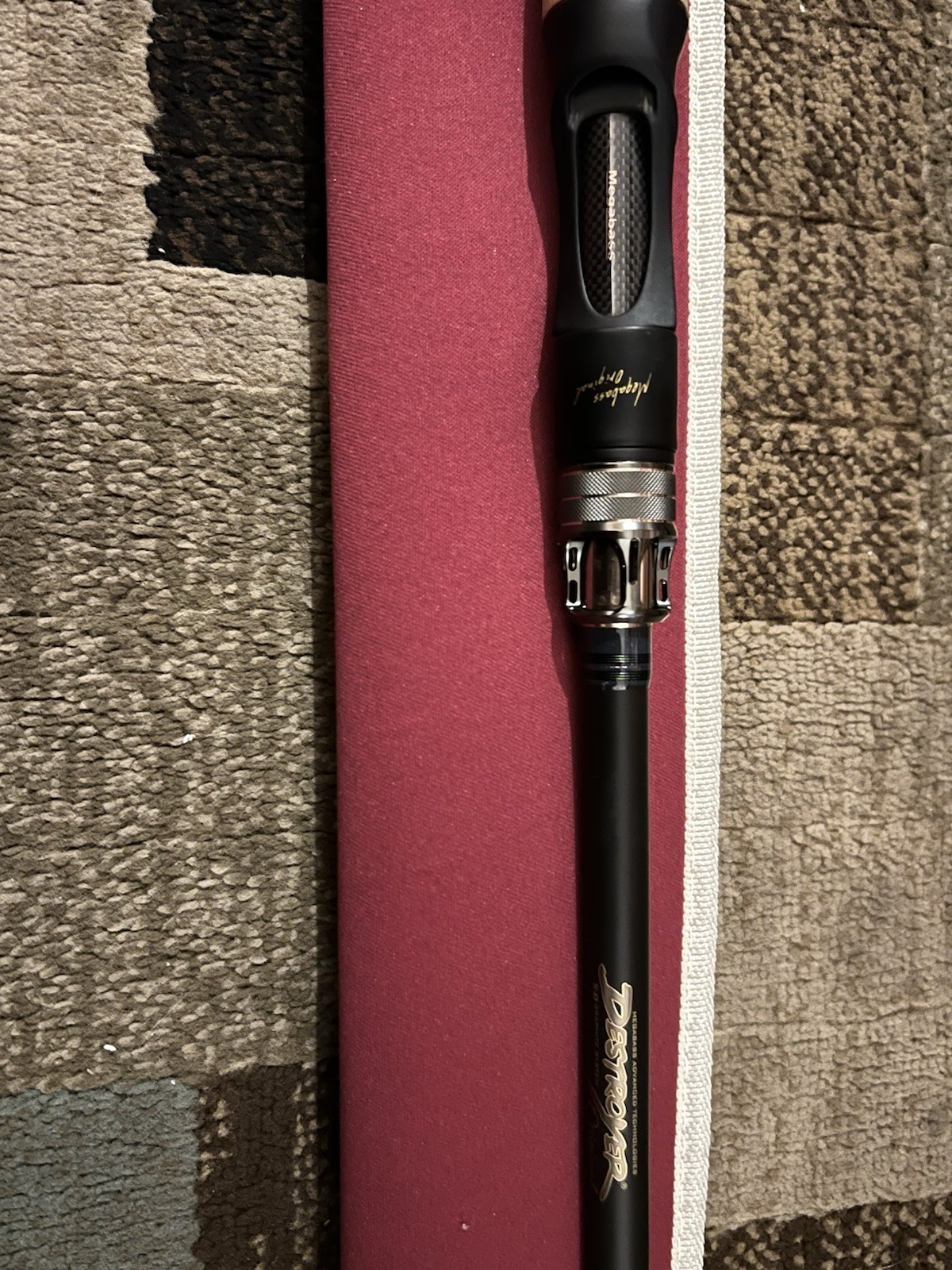 Megabass DESTROYER F4.1/2-71X THE DARK SLEEPER Baitcasting Rod