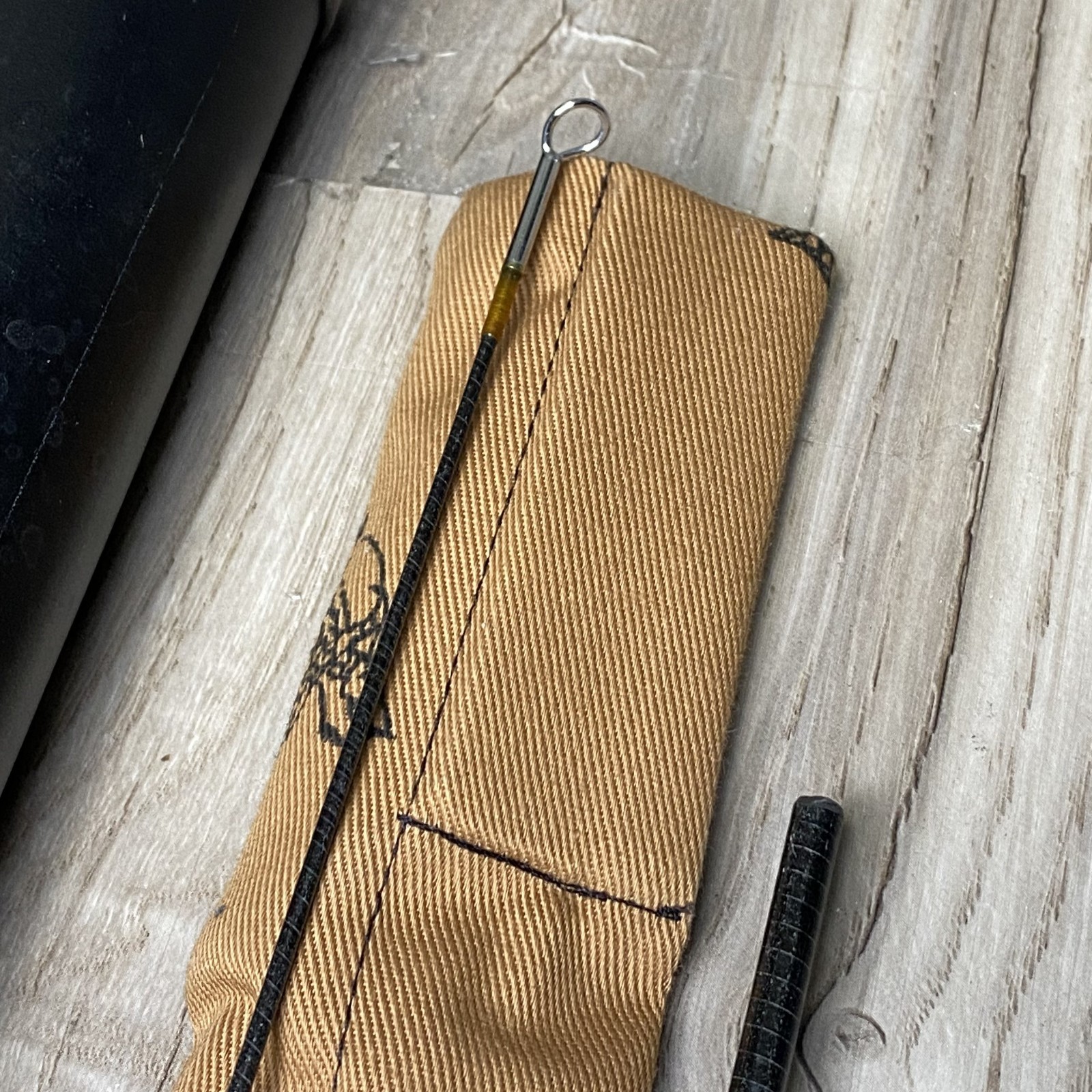 ORVIS Graphite “FAR AND FINE” 5wt 7’9″ Fly rod w/Sock Tube