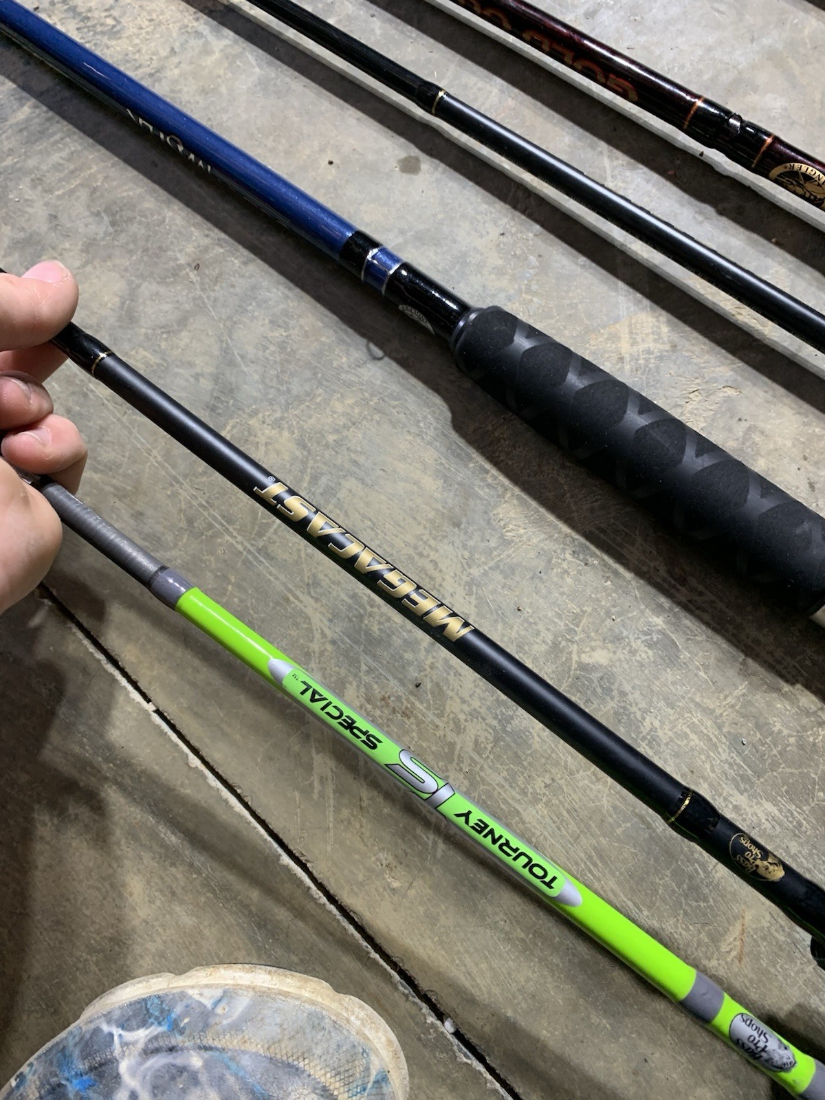 LOT OF 10 BASS PRO SHOP, Lews, FISHING RODS (BROKEN)