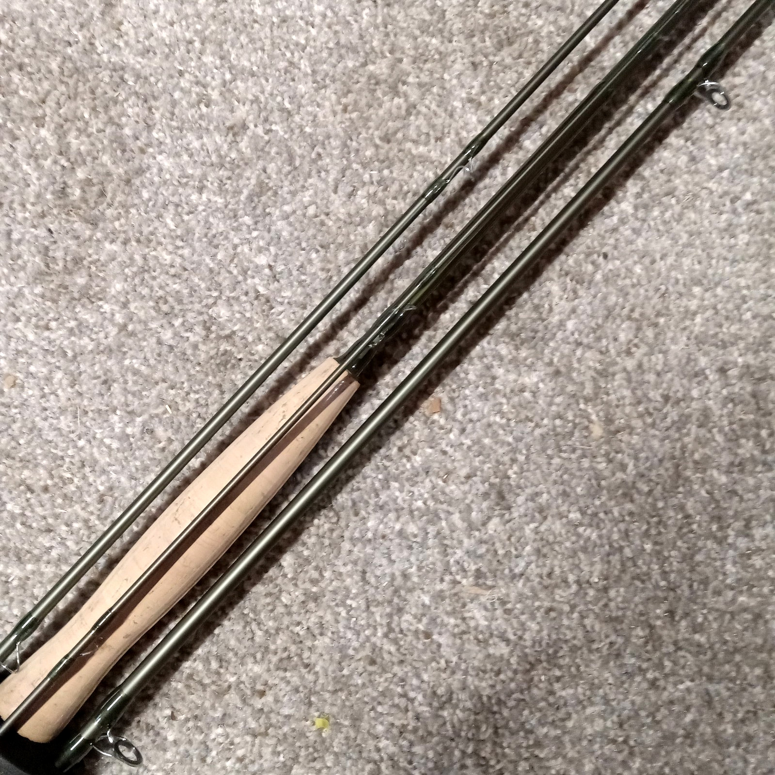 4 PIECE #4 V-EXPLORER 8′-6″ FLY ROD UN-USED IN TUBE